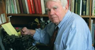 Andy Rooney at his typewriter