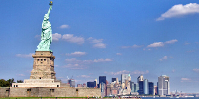 NY skyline and Statue of Liberty