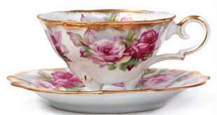Tea cup with roses