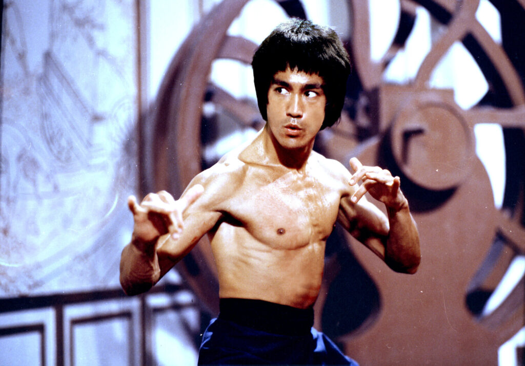Bruce Lee fighting