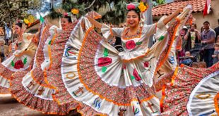 Mexican dancers in parade