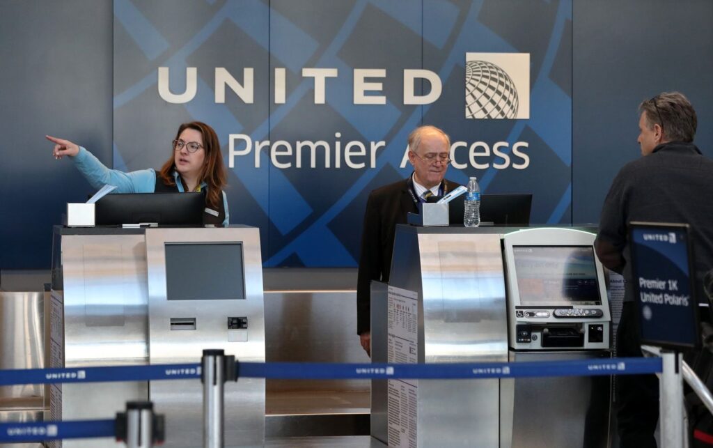 United Airline ticket counter