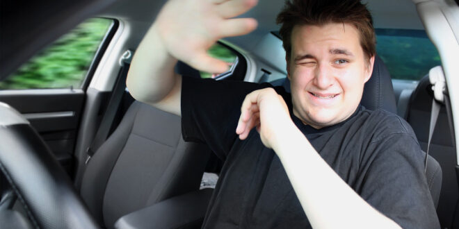 Man about to drive with no belt